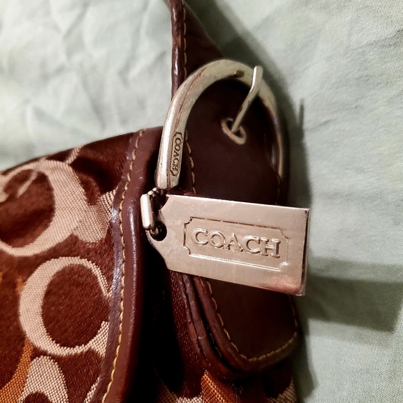 Choco-lattè for all you Posh girls! It's Fall after all 🍂 - Picture 2 of 5